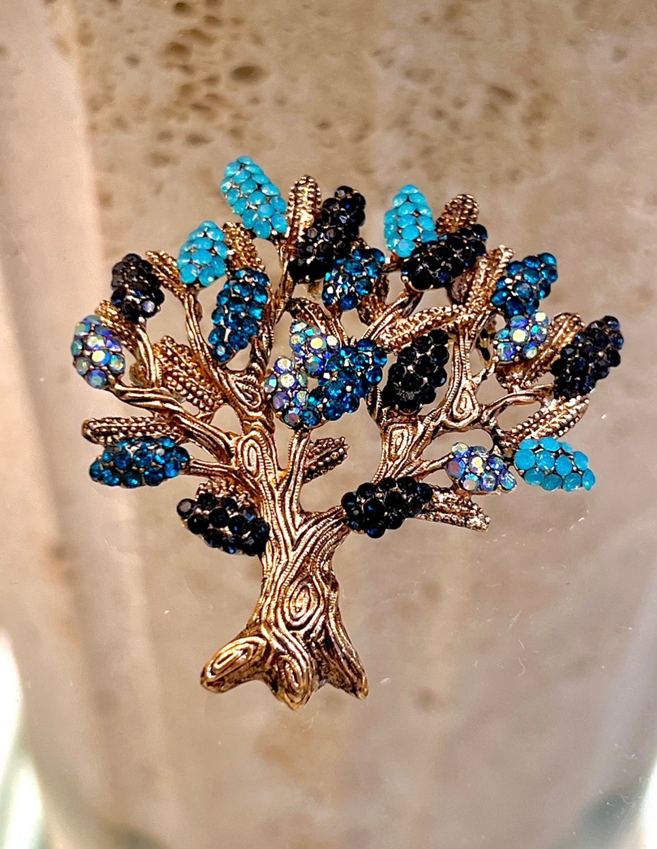 Luxury brooch